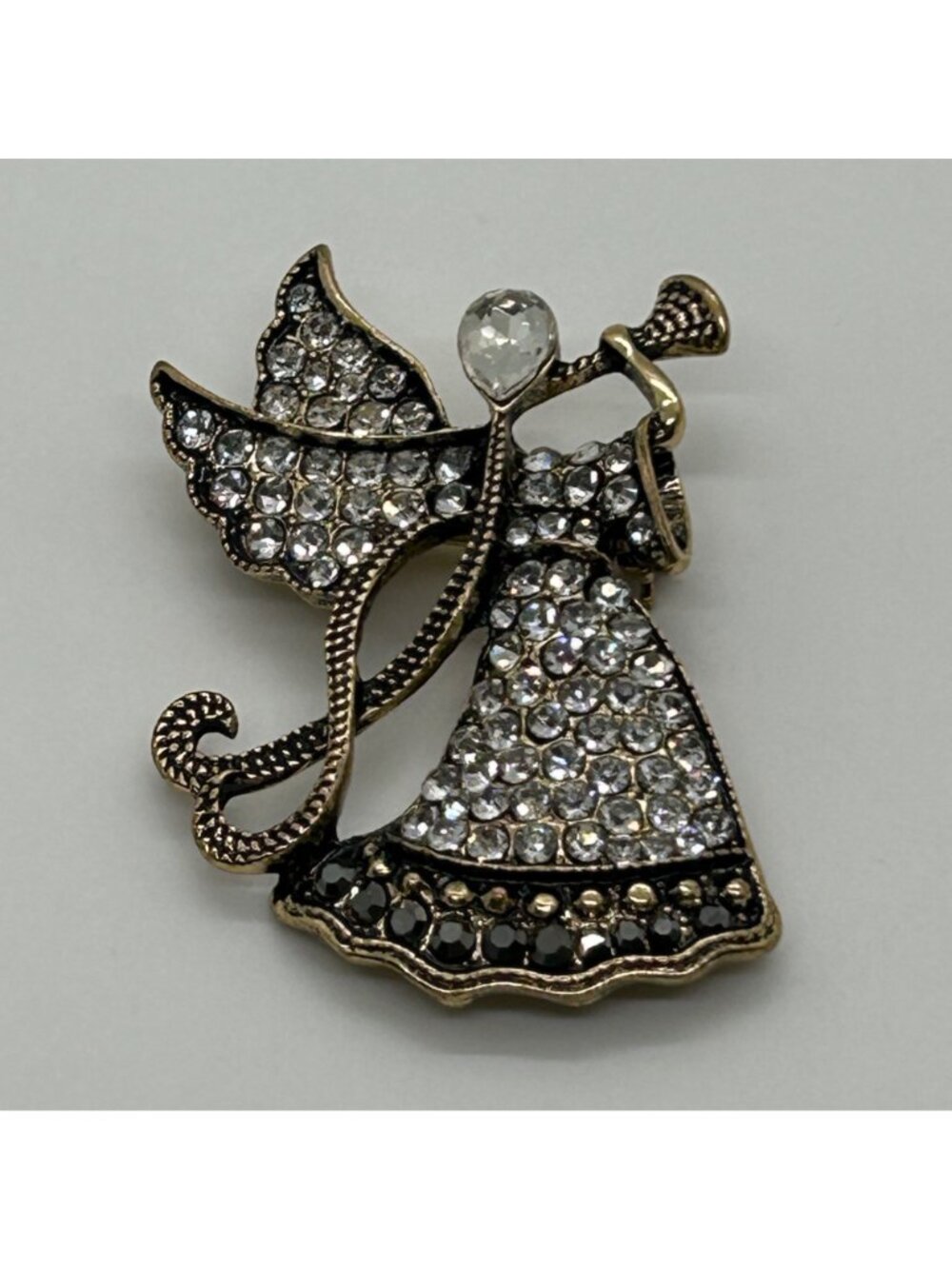 Vintage Monet Brooch Gold Tone Rhinestone Trumpeting Angel Guardian Christmas - Picture 2 of 10